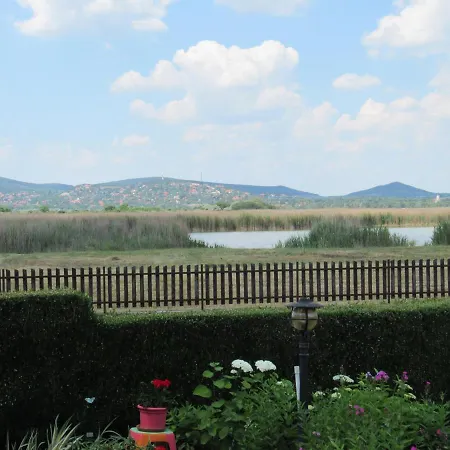 Holiday home Vizkoezeli Nyaralo 6 Fo Reszere Velencen Vce-7 Buhinpuszta