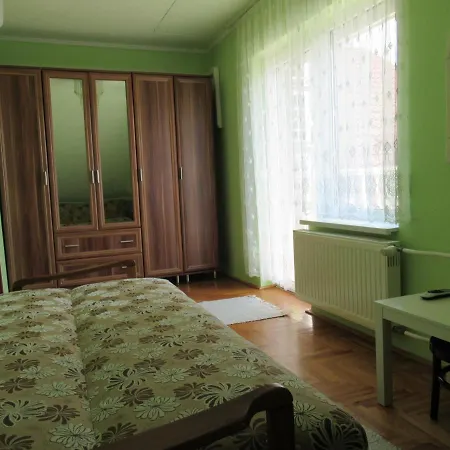 Vizkoezeli Nyaralo 6 Fo Reszere Velencen Vce-7 Vakantiehuis