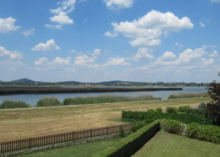 Vizkoezeli Nyaralo 6 Fo Reszere Velencen Vce-7 *