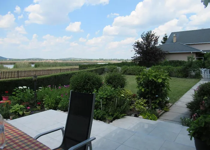 Vizkoezeli Nyaralo 6 Fo Reszere Velencen Vce-7 Buhinpuszta